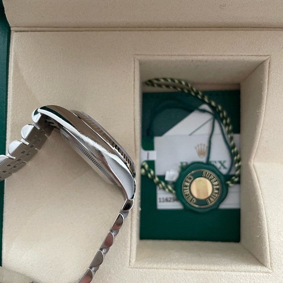 DATEJUST 36 Oyster, 36 mm, Oystersteel and white gold. 10 DIAMONDS. - Picture 6 of 17